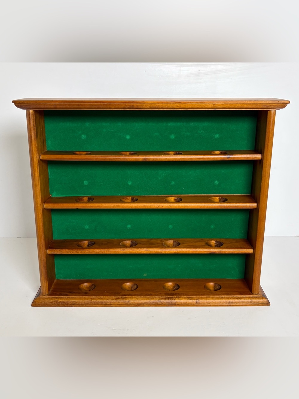 Wooden Golf Ball Display Rack Wall Mount 16 Ball Holder Green Felt Backing